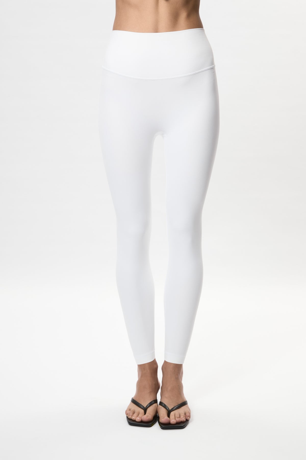 Essential Active Pants - white