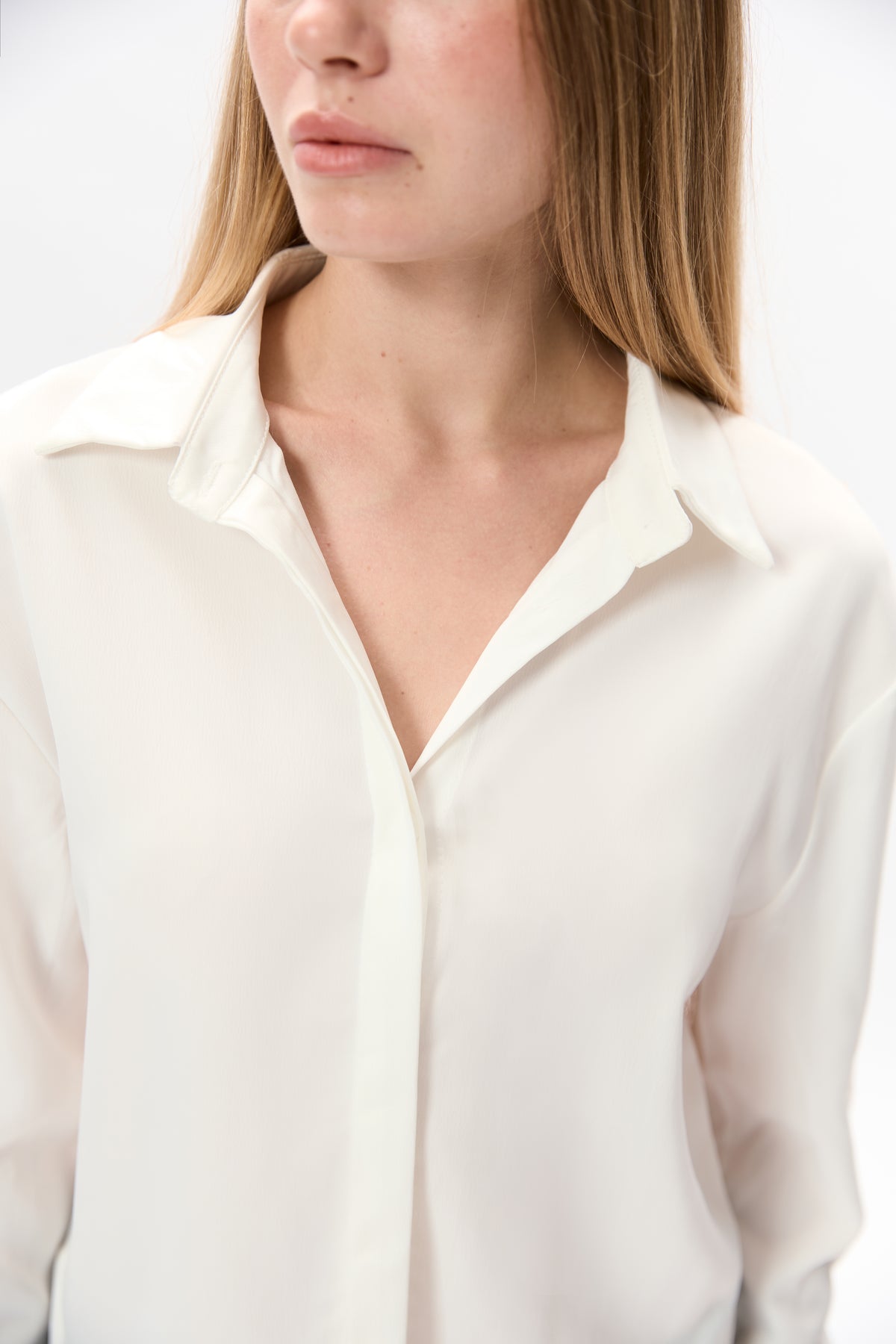 Sheer Lace Back Shirt - white